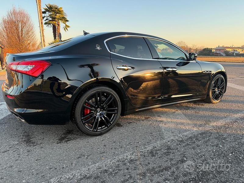 Usata Maserati Ghibli 430 CV (316 kW) 2018 Nero Berlina