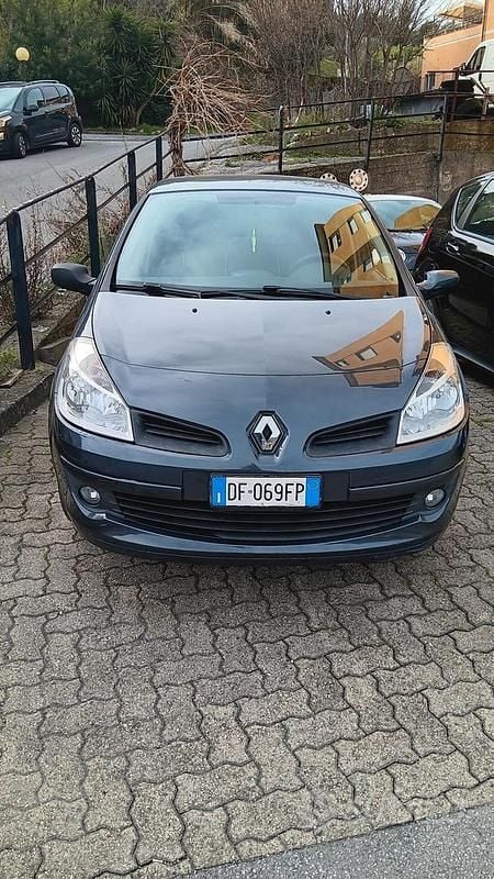 Usata Renault Clio II Luxe 75 CV (55 kW) 2007 Nero Berlina