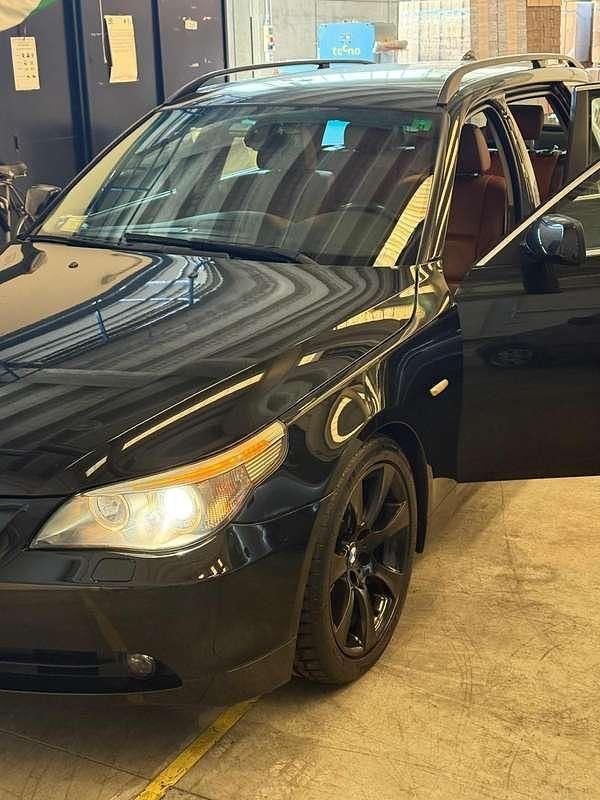 Usata 2006 BMW 525 Sport Line Station wagon | 10.300 € (Buon prezzo) - Immagine 1/4