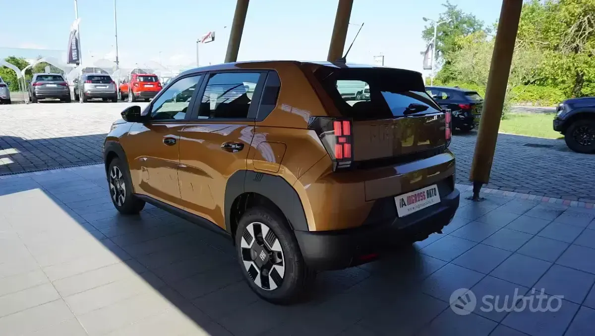 Nuova Fiat Grande Panda Icon 101 CV (74 kW) 2026 Marrone Utilitaria