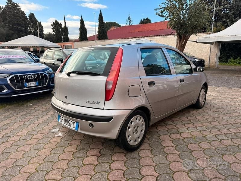 Usata Fiat Punto 60 CV (44 kW) 2001 Grigio Utilitaria
