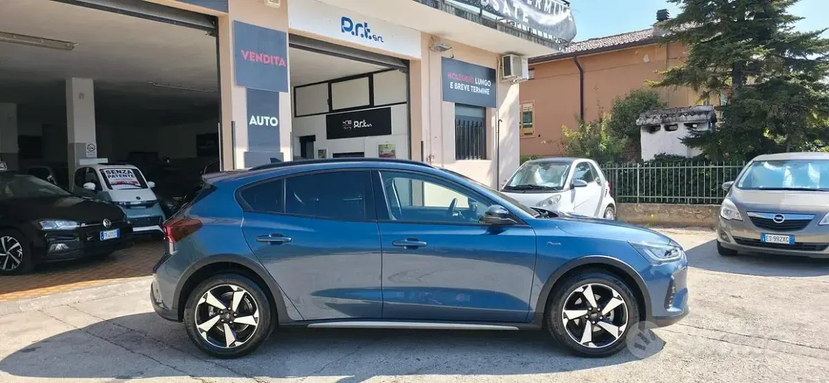 Usata Ford Focus Active 125 CV (91 kW) 2022 Blu Berlina