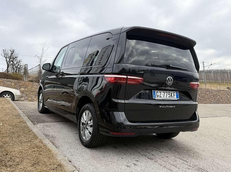 Usata VW Multivan 150 CV (110 kW) 2025 Nero Furgone