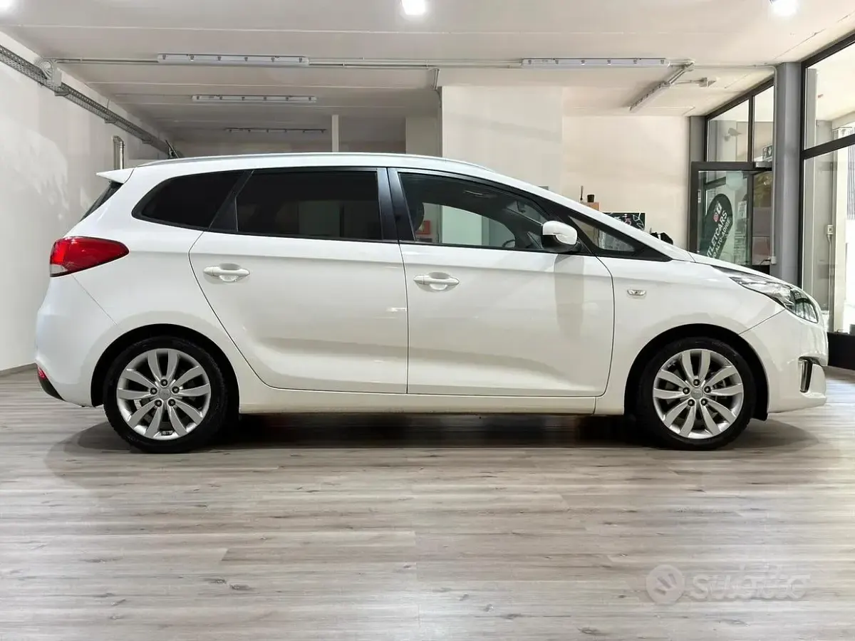 Usata Kia Carens 115 CV (84 kW) 2015 Bianco Monovolume