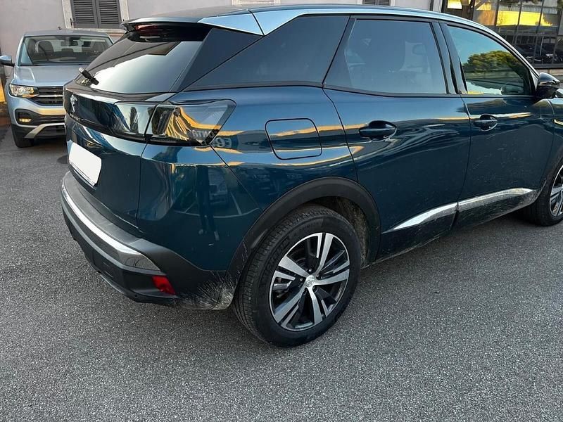 Usata Peugeot 3008 Allure 131 CV (96 kW) 2023 Blu SUV