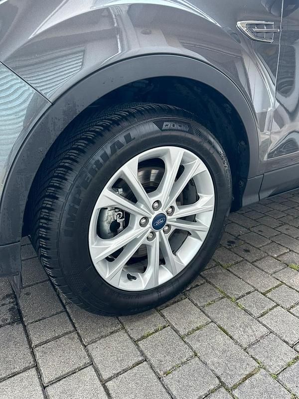 Usata Ford Kuga 150 CV (110 kW) 2017 Nero SUV