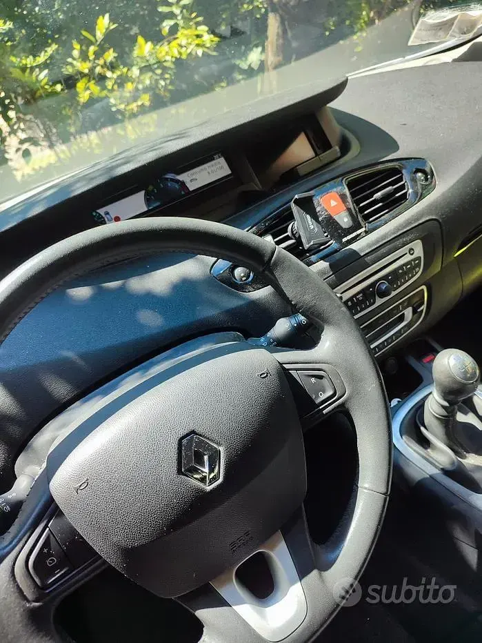 Usata Renault Scénic 110 CV (80 kW) 2011 Grigio Monovolume