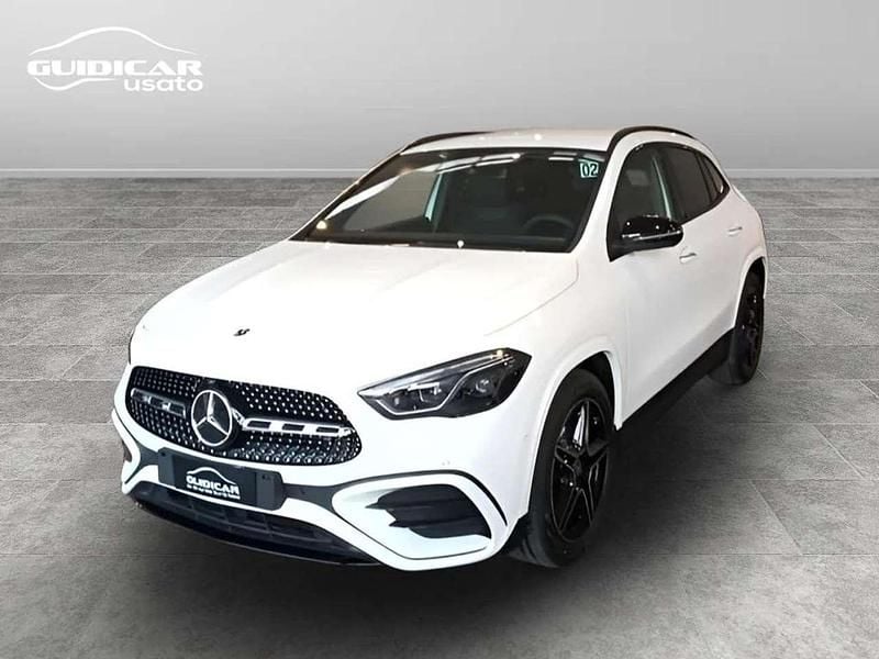 Bianco polare Nuova 2026 Mercedes GLA200 AMG line SUV | 44.300 € (Ottimo prezzo) - Immagine 1/4
