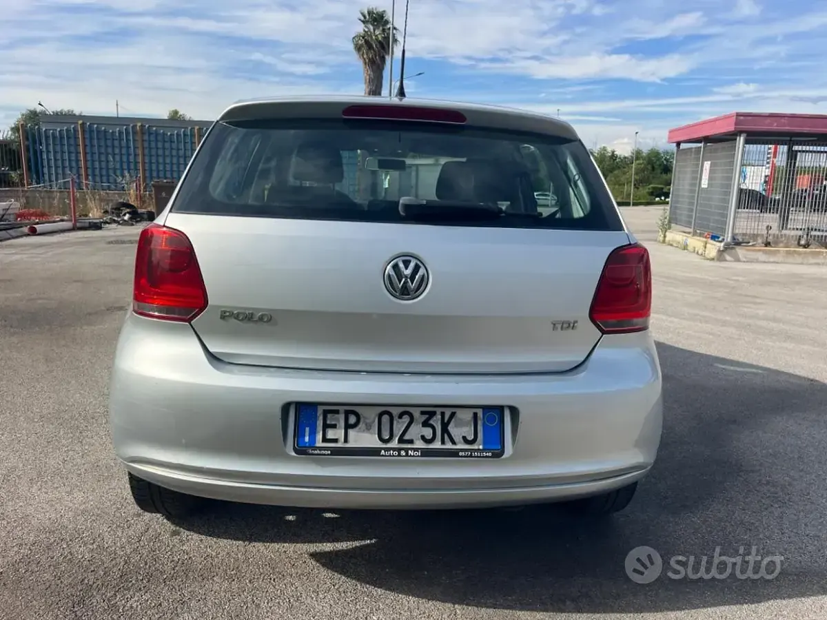 Usata VW Polo Trendline 75 CV (55 kW) 2013 Grigio Utilitaria