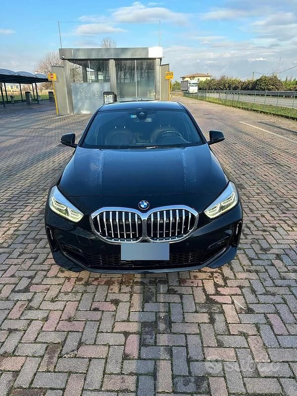 Usata BMW 116 M Sport 116 CV (85 kW) 2020 Nero Utilitaria