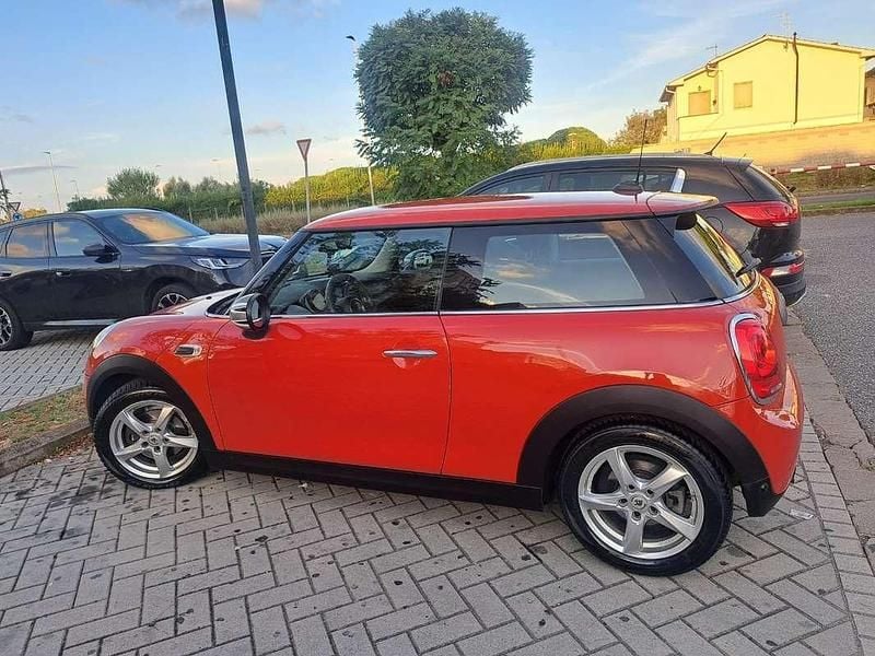 Usata Mini ONE 102 CV (75 kW) 2018 Arancione Utilitaria