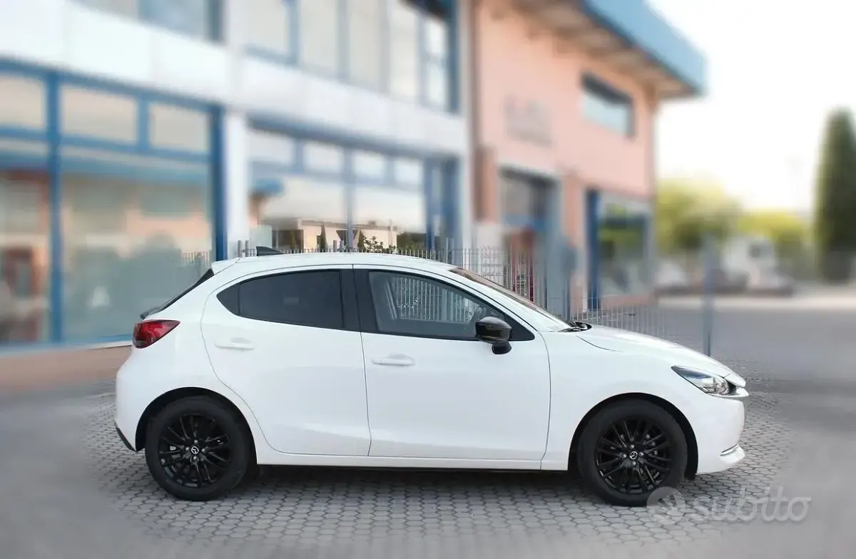 Usata Mazda 2 Homura-Line 75 CV (55 kW) 2023 Bianco Utilitaria
