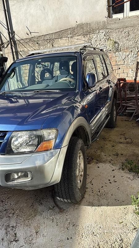 Usata Mitsubishi Pajero 160 CV (117 kW) 2001 Blu SUV