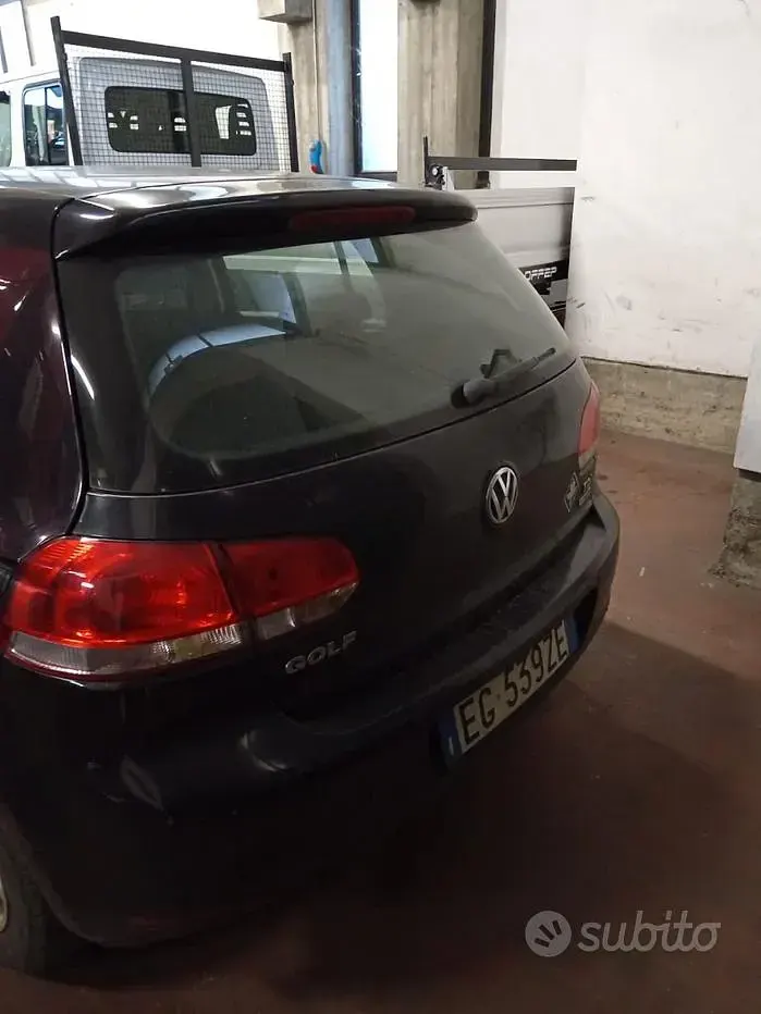 Usata VW Golf VI 105 CV (77 kW) 2011 Nero Utilitaria
