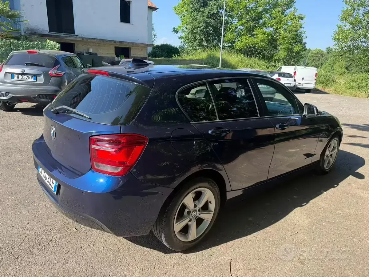 Usata BMW 118 Sport Line 143 CV (105 kW) 2014 Blu Utilitaria