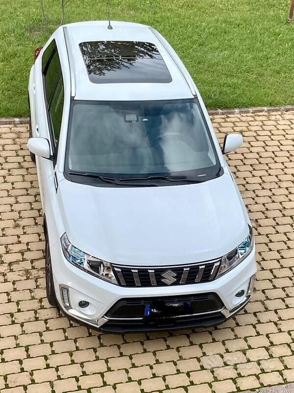 Bianco Usata 2019 Suzuki Vitara SUV | 23.500 € (Molto cara) - Immagine 1/4