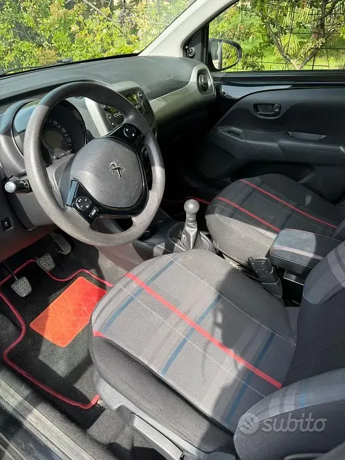 Usata Peugeot 108 69 CV (50 kW) 2015 Nero Utilitaria