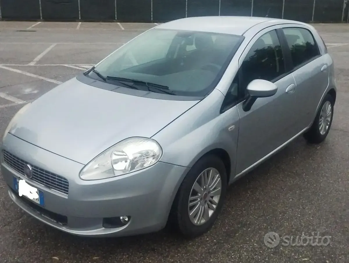 Usata Fiat Grande Punto 90 CV (66 kW) 2009 Grigio Utilitaria