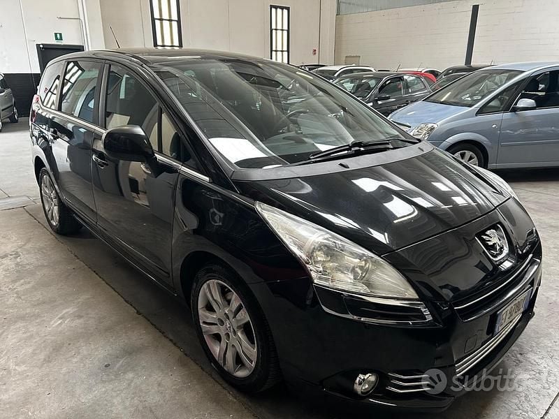 Usata Peugeot 5008 163 CV (119 kW) 2013 Nero Monovolume