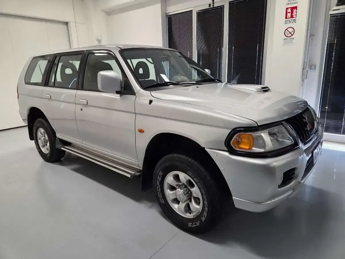 Usata Mitsubishi Pajero Sport 116 CV (85 kW) 2003 Argento SUV