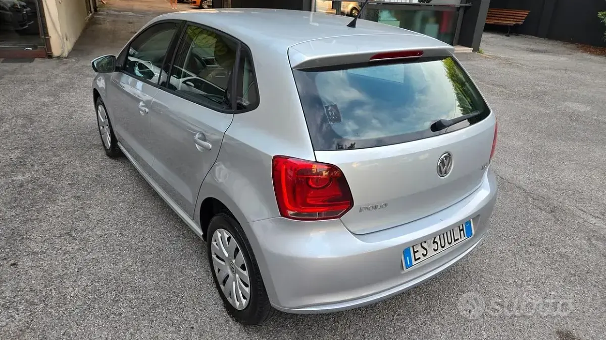 Usata VW Polo Comfortline 75 CV (55 kW) 2013 Grigio Utilitaria