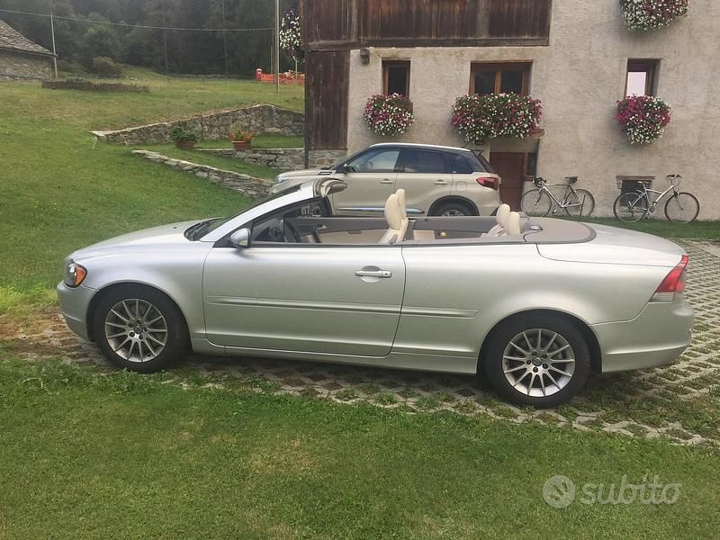 Usata Volvo C70 Momentum 2007 Grigio Cabrio