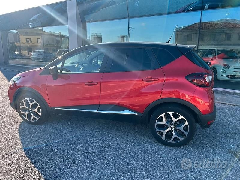 Usata Renault Captur 110 CV (80 kW) 2019 Rosso SUV