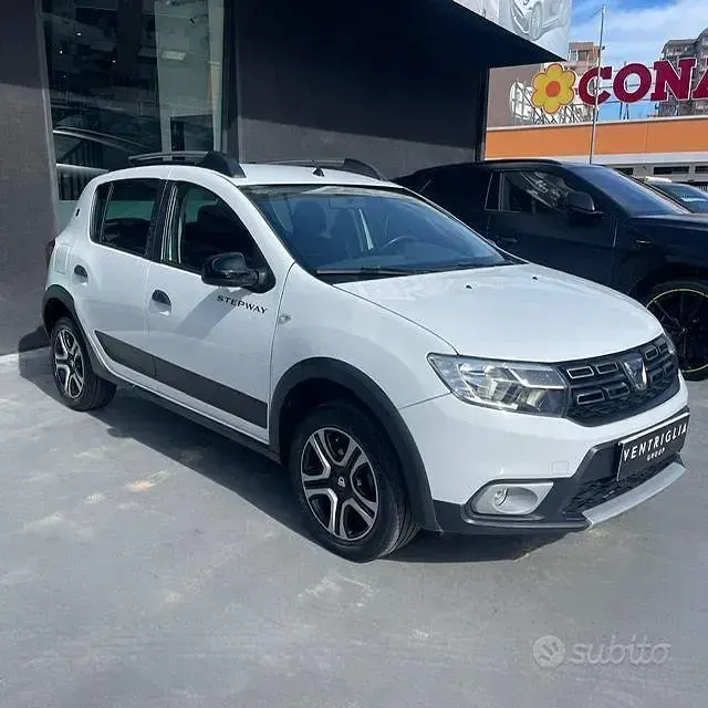 Usata Dacia Sandero Anniversary 100 CV (73 kW) 2020 Berlina