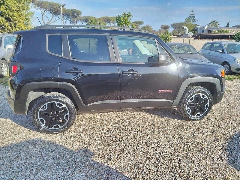 Usata Jeep Renegade Trailhawk 170 CV (125 kW) 2016 Nero SUV