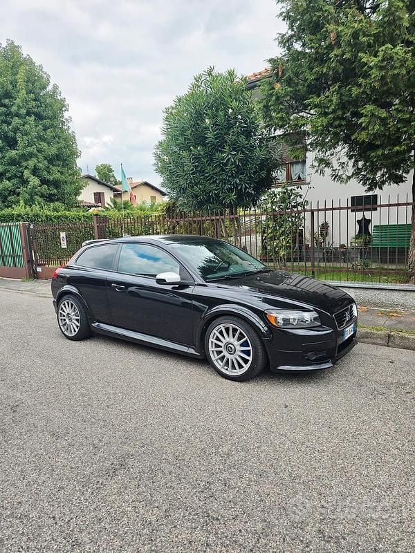 Usata Volvo C30 136 CV (100 kW) 2008 Nero Utilitaria