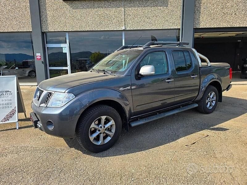 Usata Nissan Navara 190 CV (139 kW) 2015 Grigio Pick-up