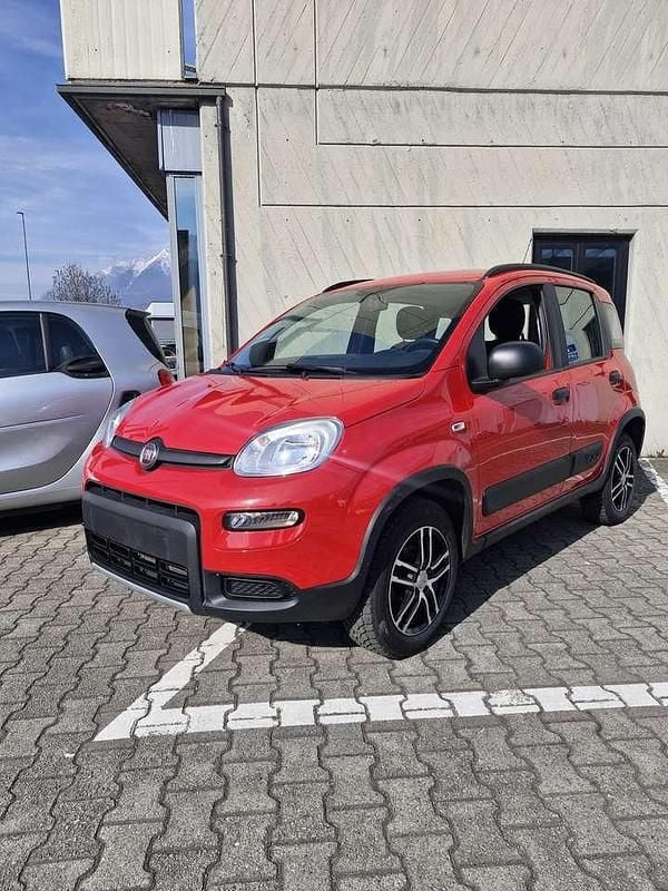 Usata Fiat Panda 4x4 S 86 CV (63 kW) 2019 Rosso Utilitaria