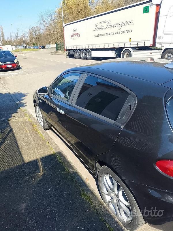 Usata Alfa Romeo 147 2008 Nero Utilitaria