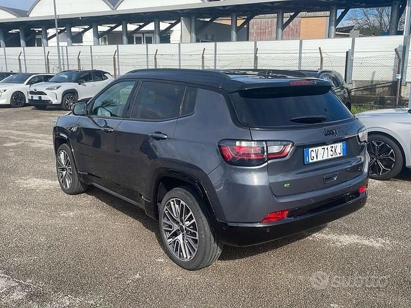 Usata Jeep Compass Summit 131 CV (96 kW) 2024 Grigio SUV