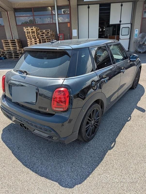Usata Mini Cooper S 178 CV (130 kW) 2023 Nero Utilitaria