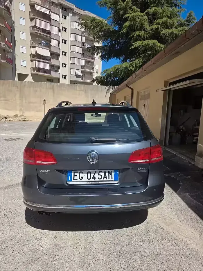 Usata VW Passat 140 CV (102 kW) 2011 Grigio Station wagon