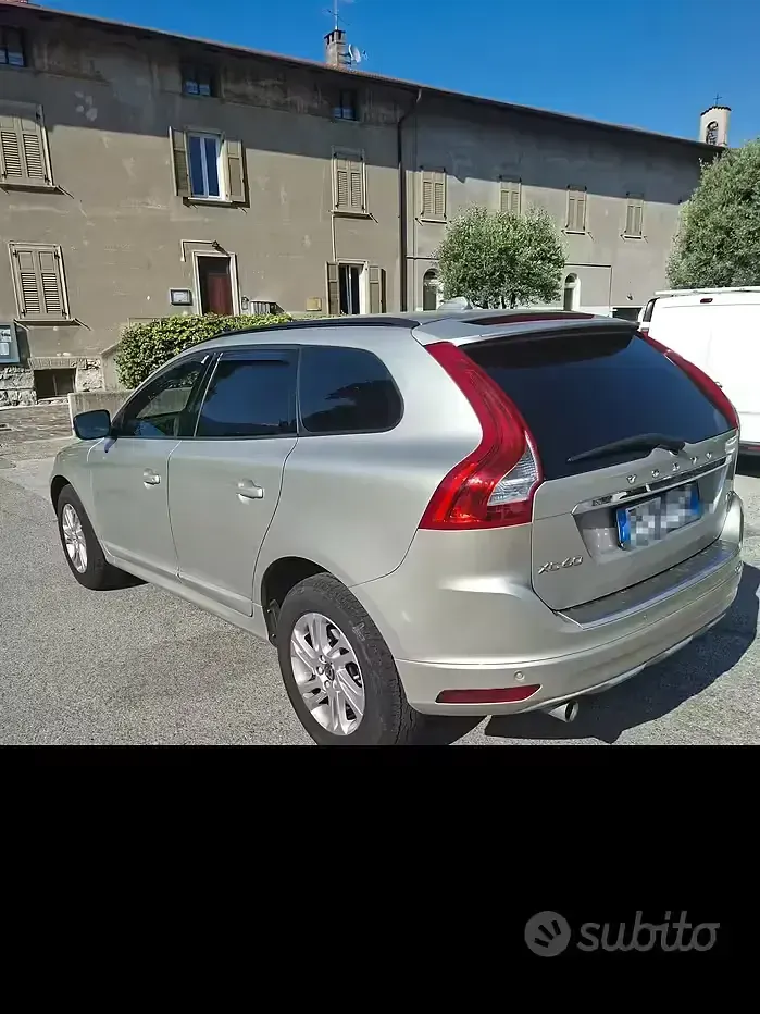 Usata Volvo XC60 Business Edition 150 CV (110 kW) 2017 Grigio SUV