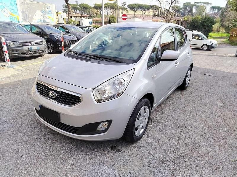 Usata Kia Venga 90 CV (66 kW) 2014 Argento Utilitaria