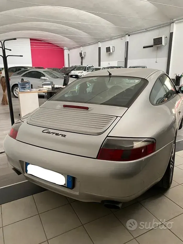 Usata Porsche 911 Carrera 300 CV (220 kW) 2000 Grigio Coupé