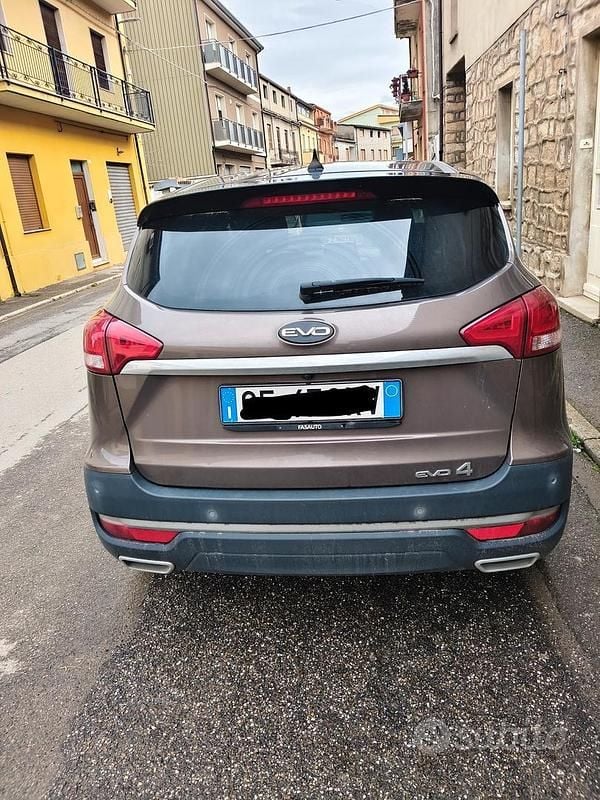 Usata EVO Evo 4 114 CV (83 kW) 2022 Marrone SUV