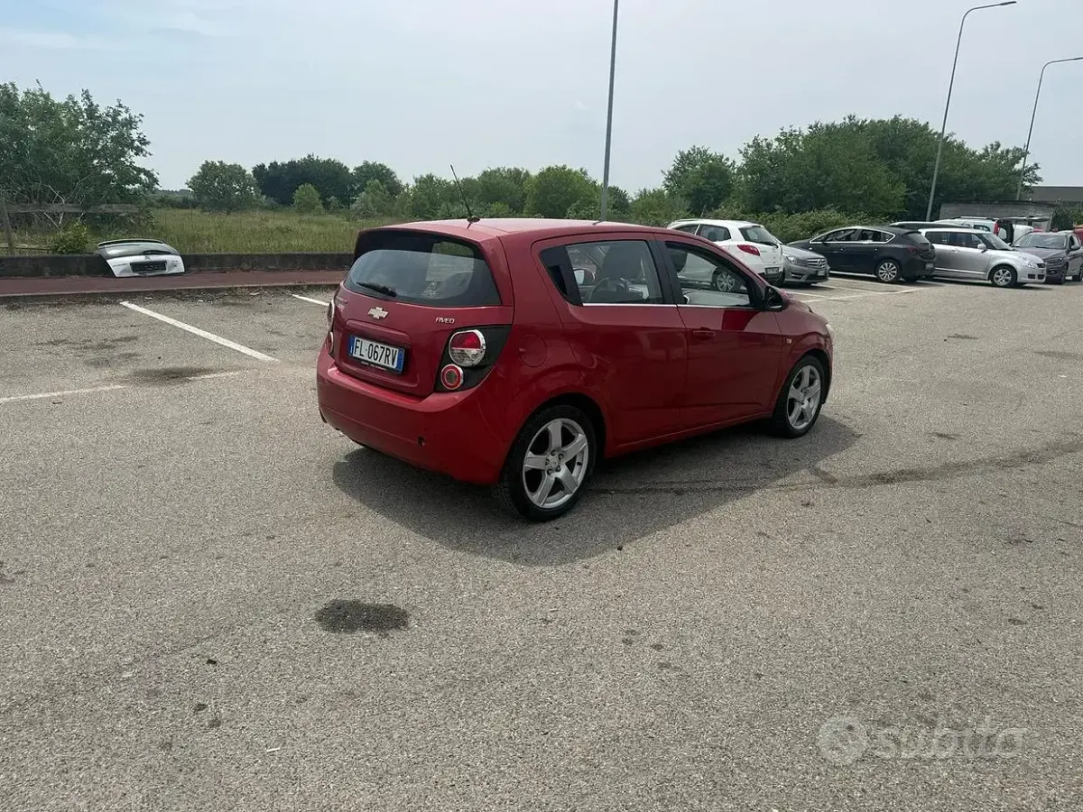 Usata Chevrolet Aveo 95 CV (69 kW) 2013 Rosso Berlina