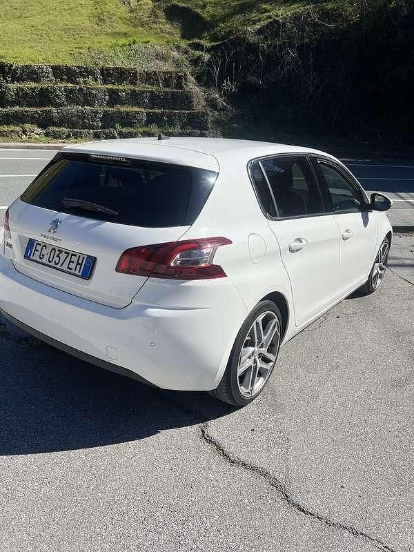 Usata Peugeot 308 Active 120 CV (88 kW) 2017 Berlina