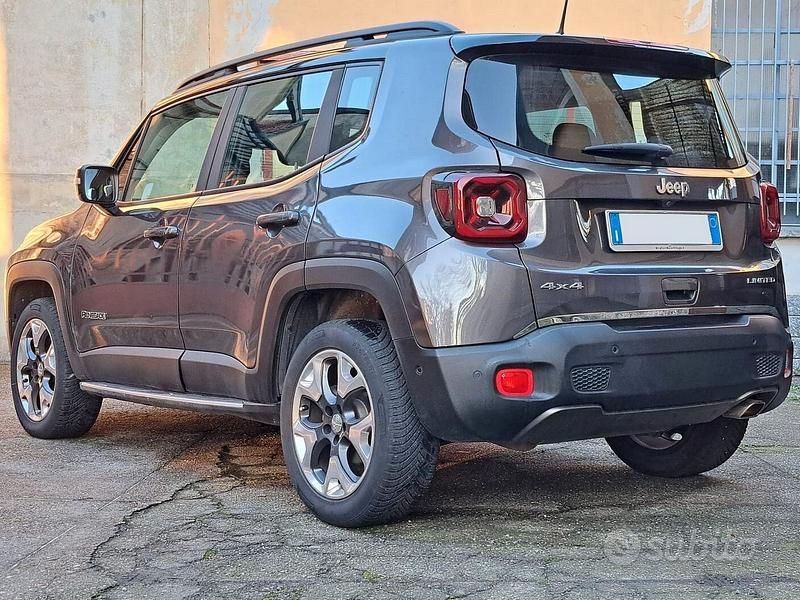Usata Jeep Renegade Limited 180 CV (132 kW) 2019 Grigio SUV