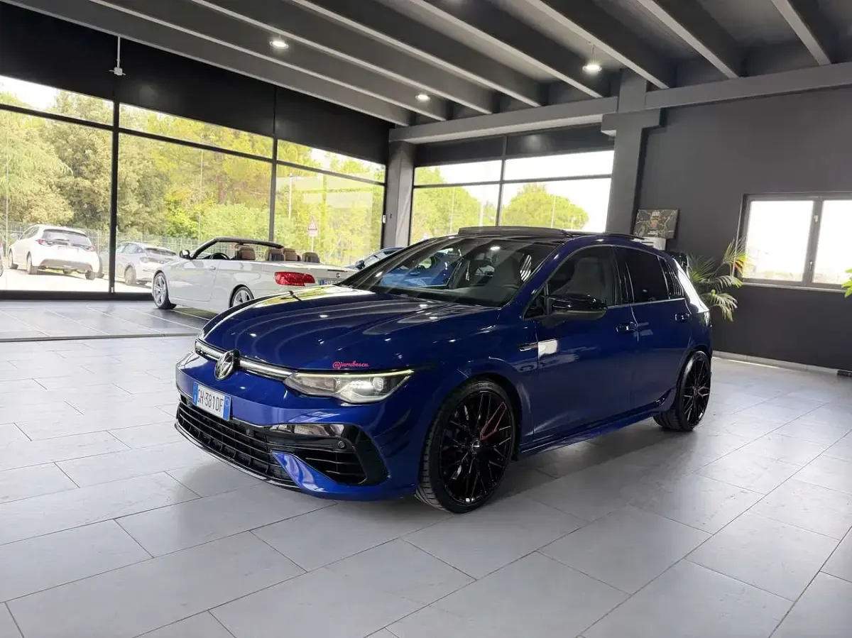 Usata VW Golf VIII R 320 CV (235 kW) 2021 Blu/azzurro
