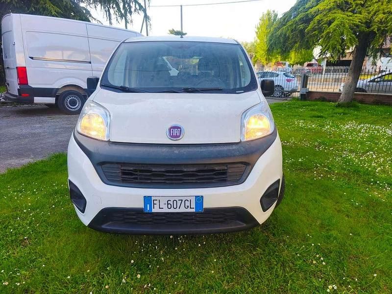 Begagnad Fiat Qubo Lounge 77 HK (56 kW) 2017 Vit Minibuss