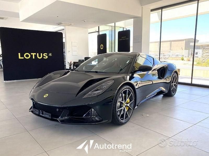 Verde Usata 2024 Lotus Emira Coupé | 97.400 € (Buon prezzo) - Immagine 1/4