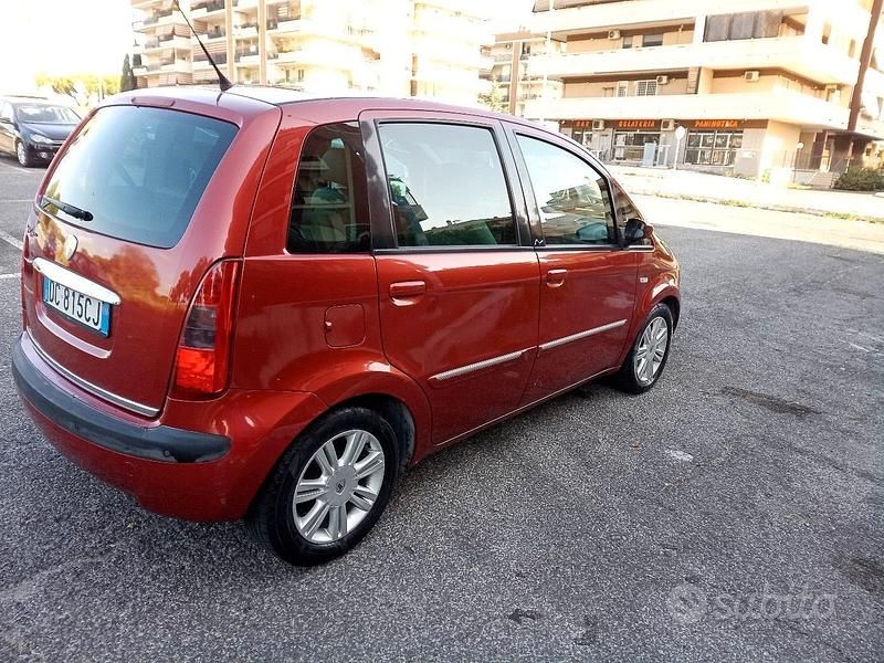 Usata Lancia Musa 2006 Rosso Monovolume