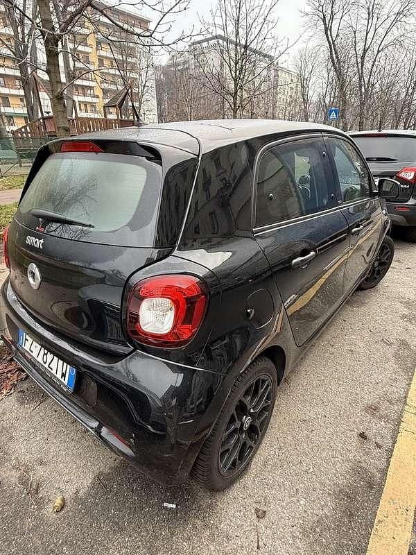 Usata Smart ForFour Superpassion 90 CV (66 kW) 2021 Nero Utilitaria