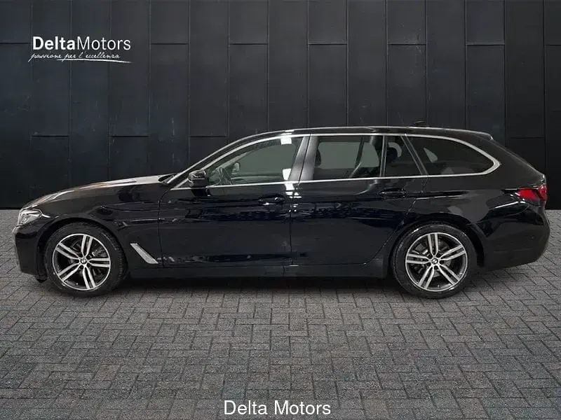 Usata BMW 520 Luxury Line 190 CV (139 kW) 2022 Nero metallizzato Berlina