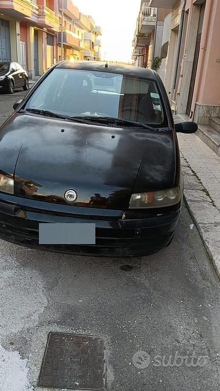 Occasion Fiat Punto 60 ch (44 kW) 2001 Noir Citadine